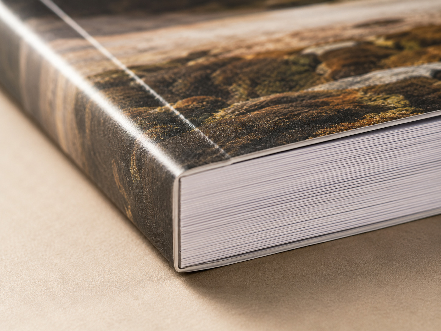Catalogues à Marseille - détail reliure et papier